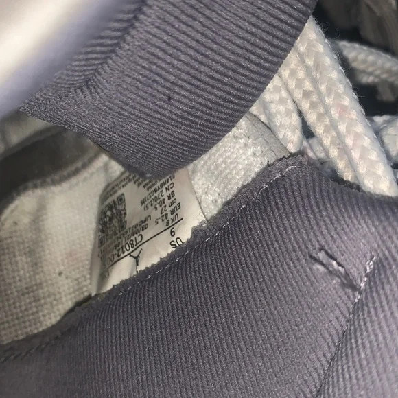 Jordan 11 cool grey straight from stock x size 9